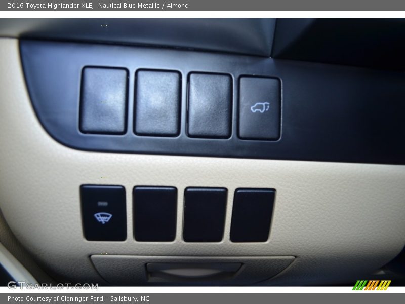 Nautical Blue Metallic / Almond 2016 Toyota Highlander XLE