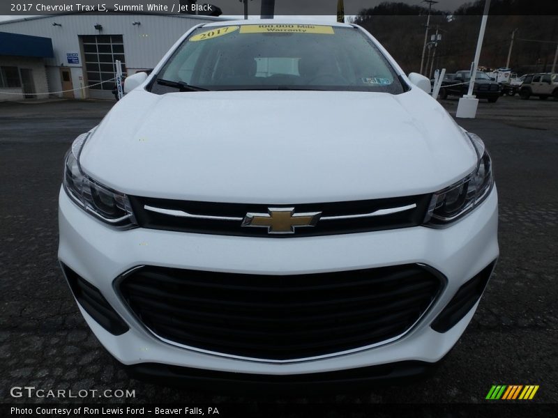 Summit White / Jet Black 2017 Chevrolet Trax LS
