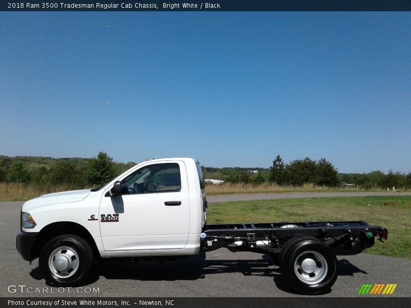 Bright White / Black 2018 Ram 3500 Tradesman Regular Cab Chassis