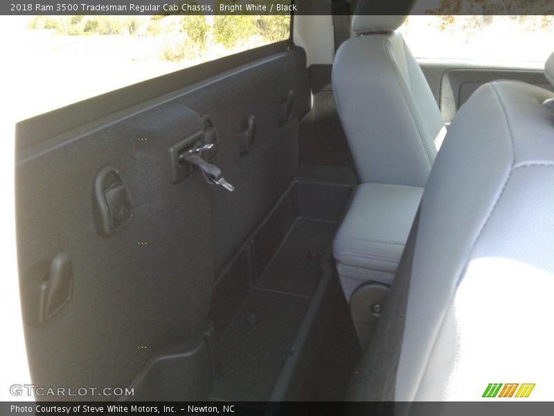 Bright White / Black 2018 Ram 3500 Tradesman Regular Cab Chassis