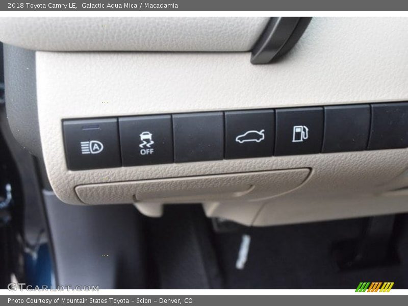 Galactic Aqua Mica / Macadamia 2018 Toyota Camry LE