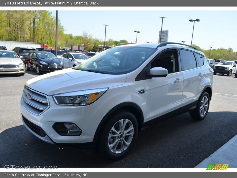 White Platinum / Charcoal Black 2018 Ford Escape SE