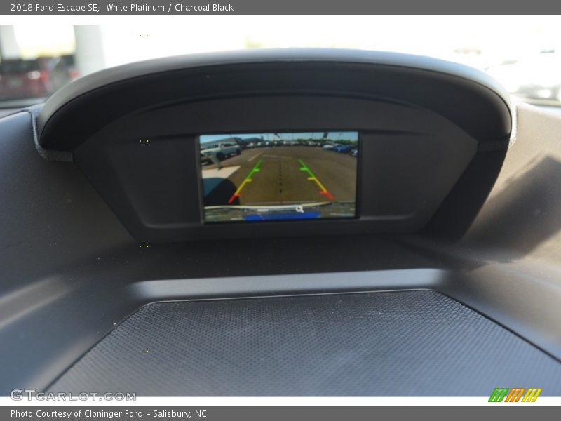 White Platinum / Charcoal Black 2018 Ford Escape SE