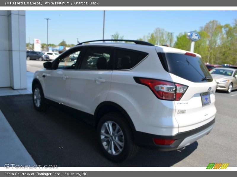 White Platinum / Charcoal Black 2018 Ford Escape SE