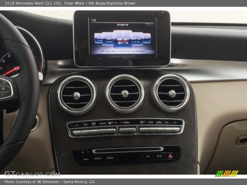 Polar White / Silk Beige/Espresso Brown 2018 Mercedes-Benz GLC 300