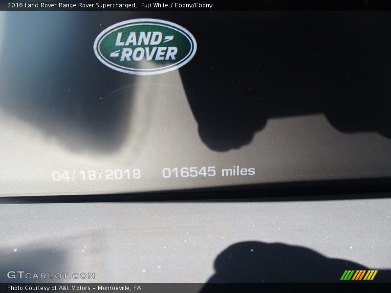 Fuji White / Ebony/Ebony 2016 Land Rover Range Rover Supercharged