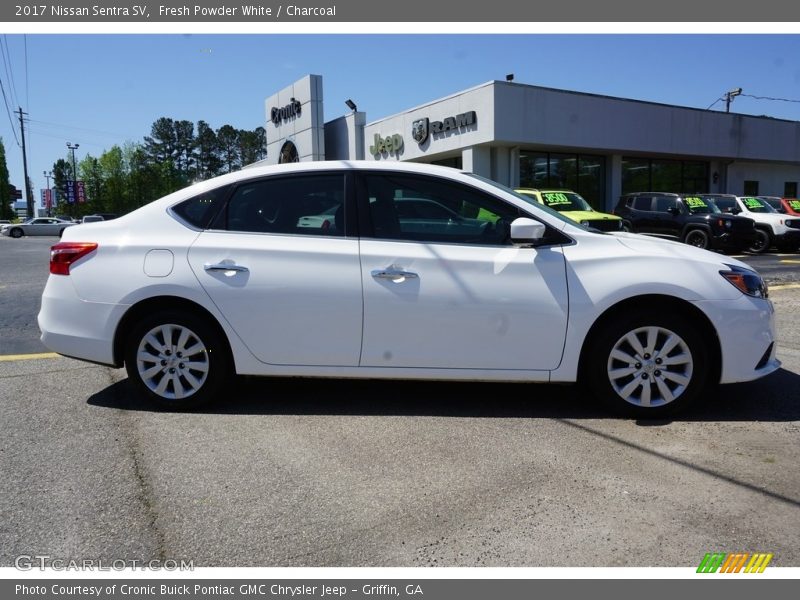 Fresh Powder White / Charcoal 2017 Nissan Sentra SV