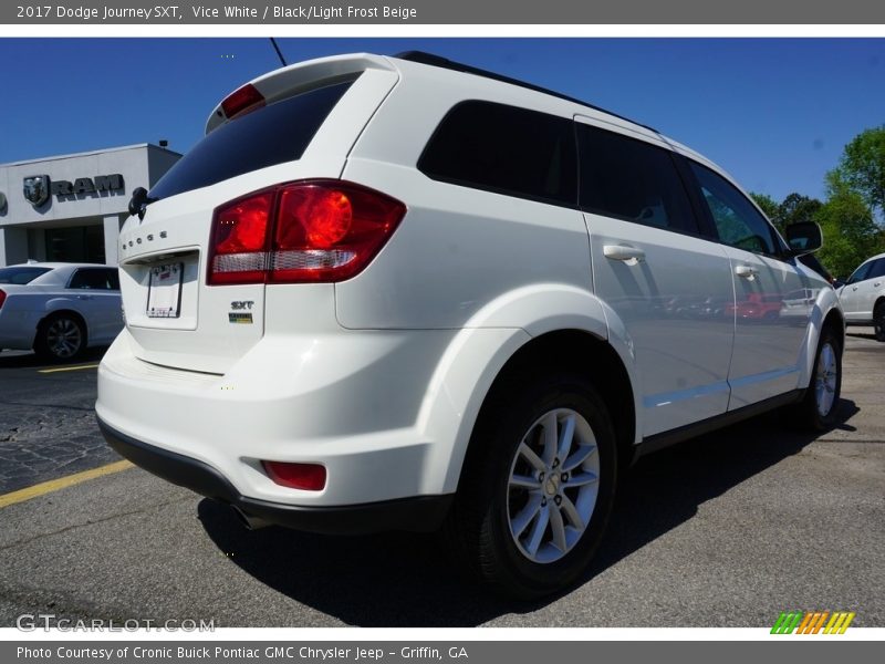 Vice White / Black/Light Frost Beige 2017 Dodge Journey SXT