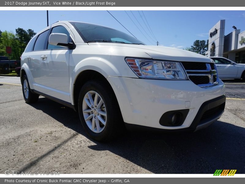 Vice White / Black/Light Frost Beige 2017 Dodge Journey SXT