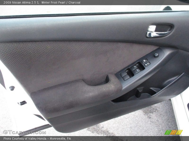 Winter Frost Pearl / Charcoal 2009 Nissan Altima 2.5 S