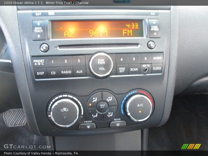Winter Frost Pearl / Charcoal 2009 Nissan Altima 2.5 S