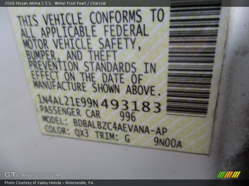 Winter Frost Pearl / Charcoal 2009 Nissan Altima 2.5 S