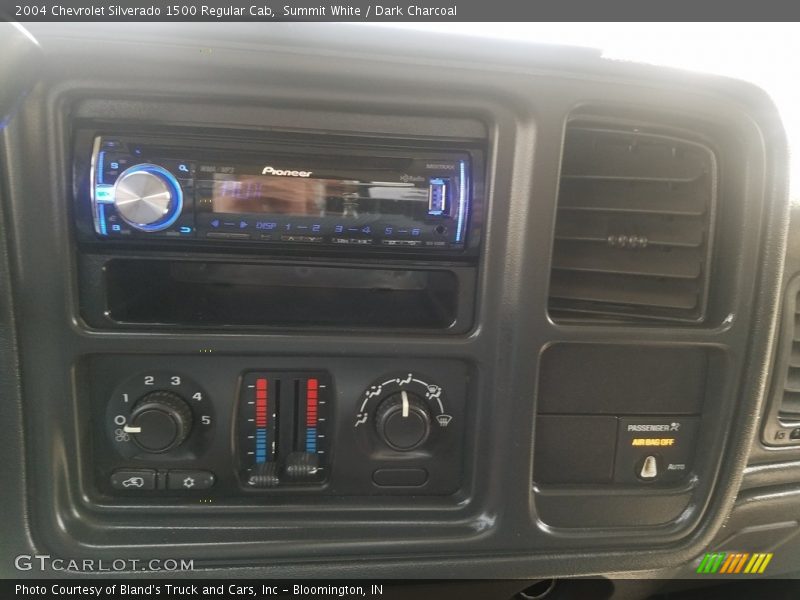 Summit White / Dark Charcoal 2004 Chevrolet Silverado 1500 Regular Cab