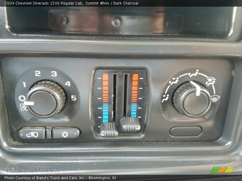 Summit White / Dark Charcoal 2004 Chevrolet Silverado 1500 Regular Cab