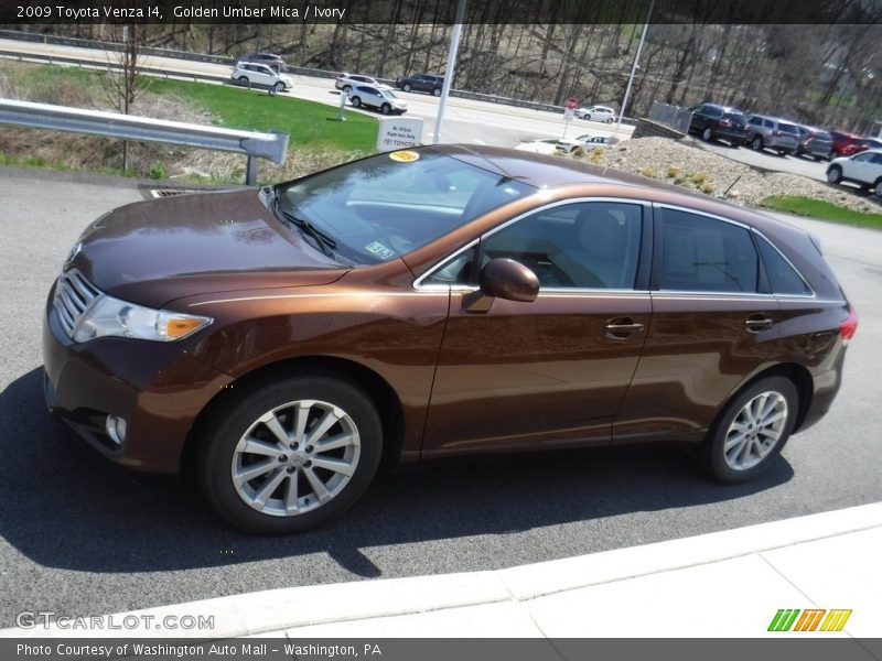 Golden Umber Mica / Ivory 2009 Toyota Venza I4