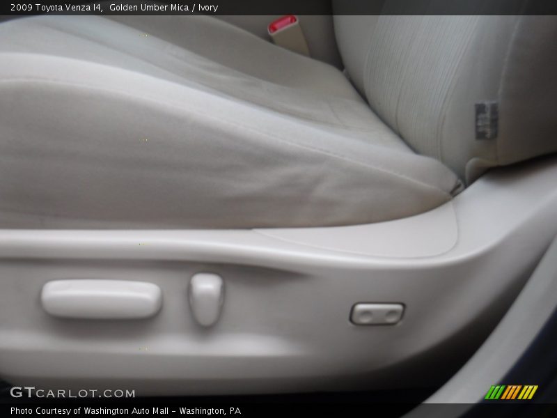 Golden Umber Mica / Ivory 2009 Toyota Venza I4