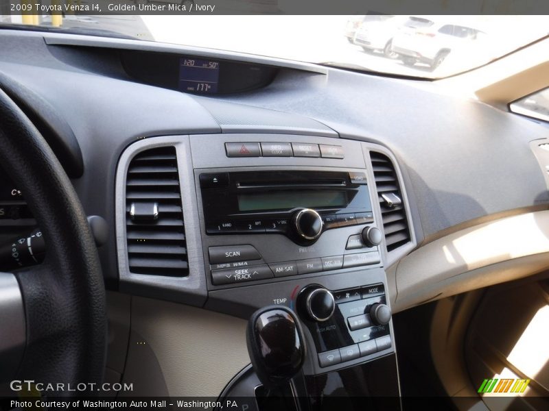 Golden Umber Mica / Ivory 2009 Toyota Venza I4