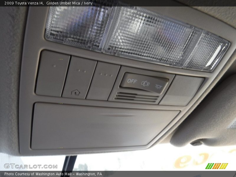 Golden Umber Mica / Ivory 2009 Toyota Venza I4