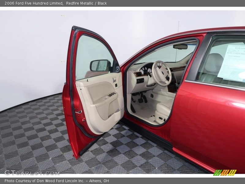 Redfire Metallic / Black 2006 Ford Five Hundred Limited