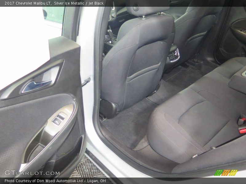 Silver Ice Metallic / Jet Black 2017 Chevrolet Malibu LT