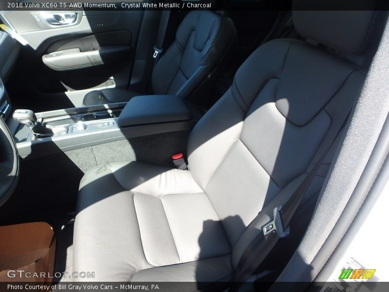 Crystal White Metallic / Charcoal 2018 Volvo XC60 T5 AWD Momentum