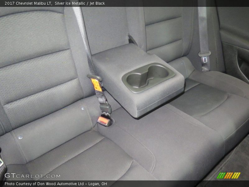 Silver Ice Metallic / Jet Black 2017 Chevrolet Malibu LT