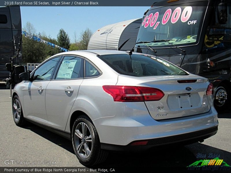 Ingot Silver / Charcoal Black 2018 Ford Focus SE Sedan