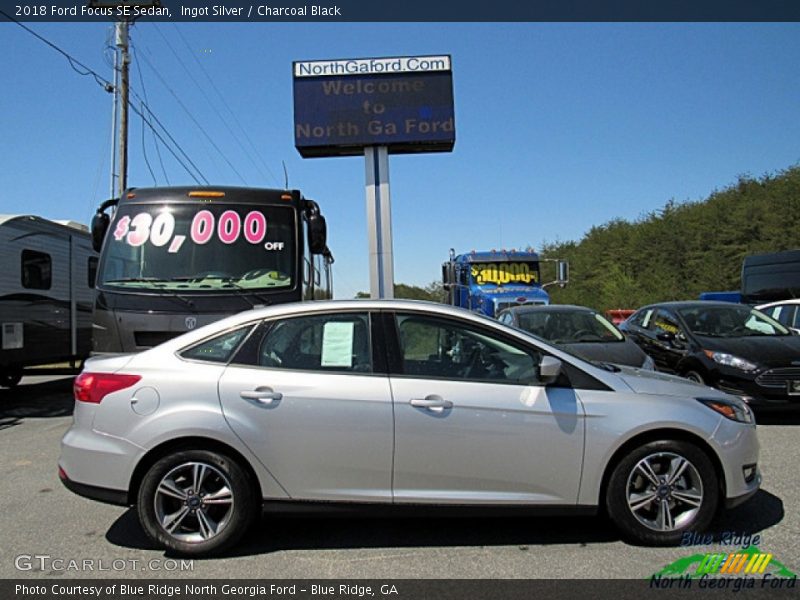 Ingot Silver / Charcoal Black 2018 Ford Focus SE Sedan