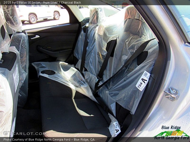 Ingot Silver / Charcoal Black 2018 Ford Focus SE Sedan