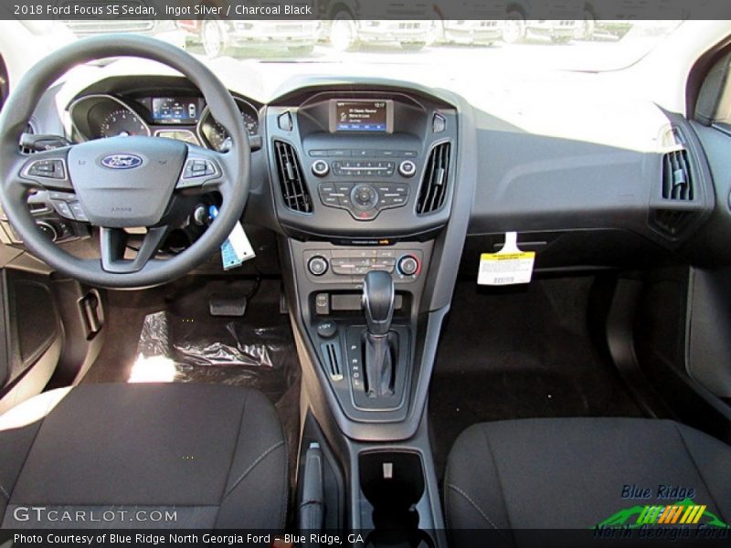 Ingot Silver / Charcoal Black 2018 Ford Focus SE Sedan