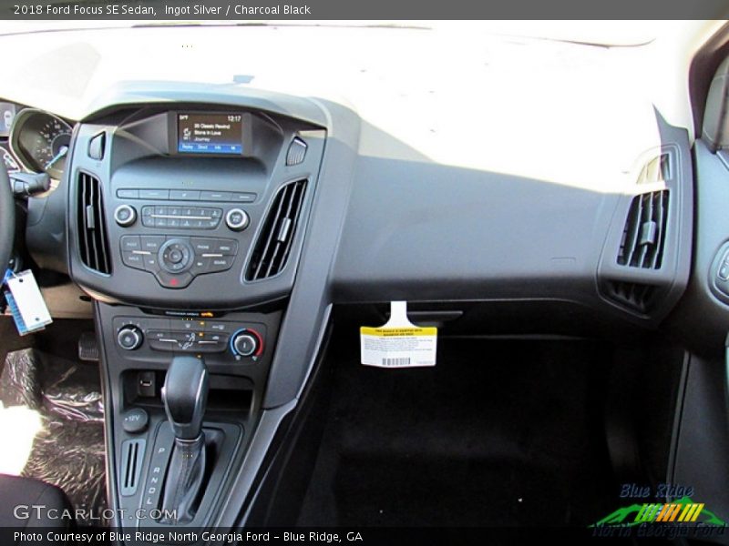 Ingot Silver / Charcoal Black 2018 Ford Focus SE Sedan