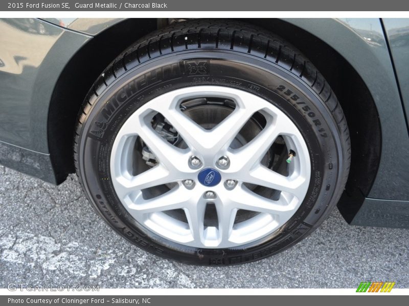 Guard Metallic / Charcoal Black 2015 Ford Fusion SE