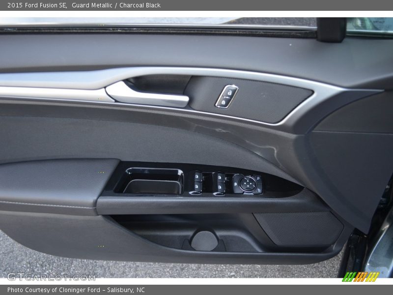 Guard Metallic / Charcoal Black 2015 Ford Fusion SE