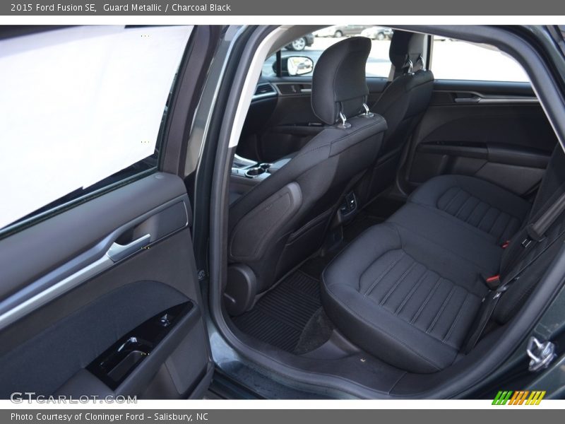 Guard Metallic / Charcoal Black 2015 Ford Fusion SE