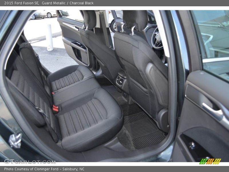 Guard Metallic / Charcoal Black 2015 Ford Fusion SE