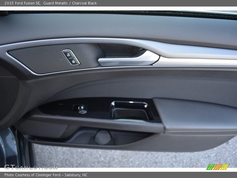 Guard Metallic / Charcoal Black 2015 Ford Fusion SE