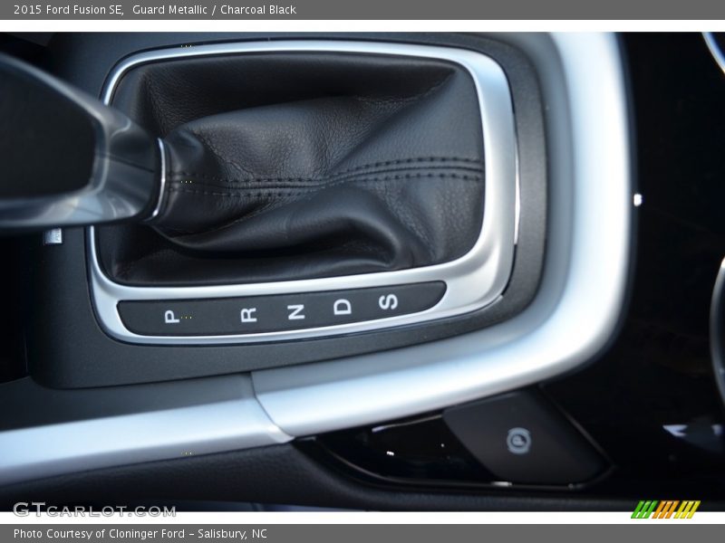 Guard Metallic / Charcoal Black 2015 Ford Fusion SE