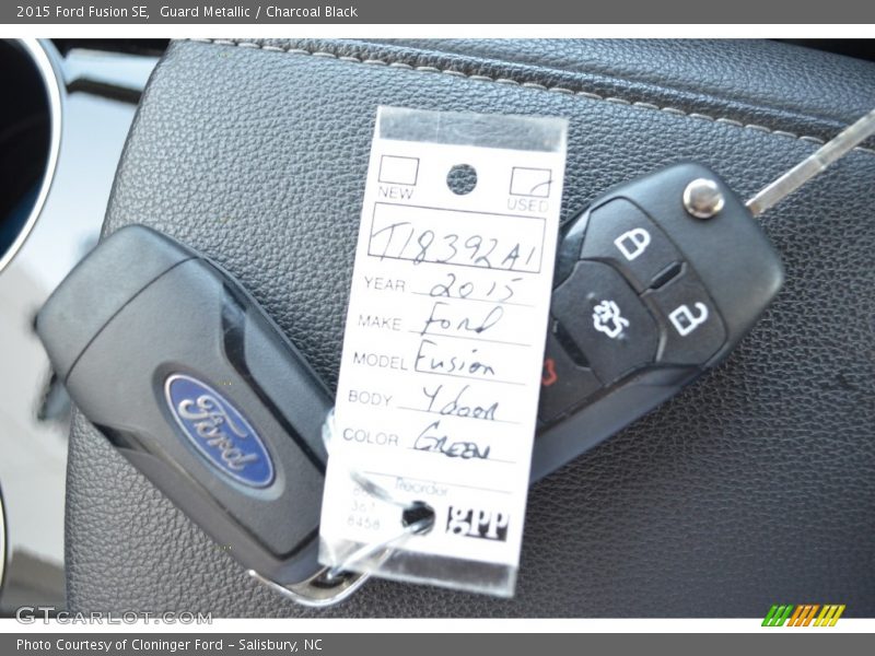 Guard Metallic / Charcoal Black 2015 Ford Fusion SE