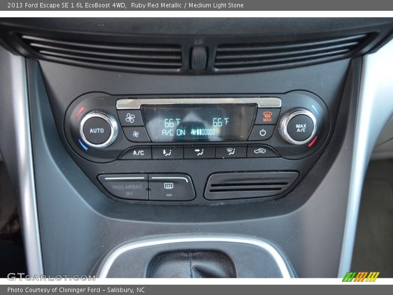 Ruby Red Metallic / Medium Light Stone 2013 Ford Escape SE 1.6L EcoBoost 4WD