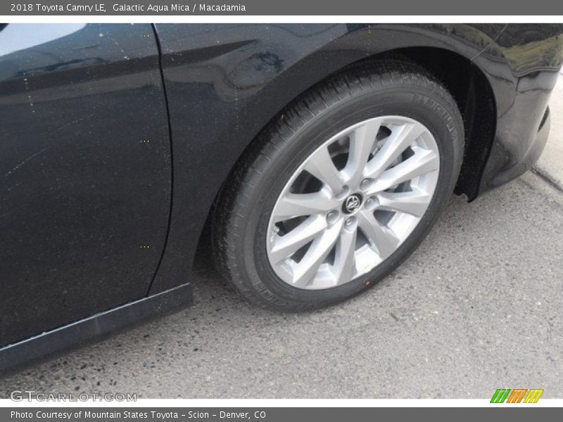Galactic Aqua Mica / Macadamia 2018 Toyota Camry LE