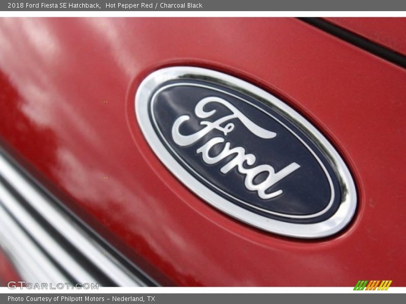 Hot Pepper Red / Charcoal Black 2018 Ford Fiesta SE Hatchback