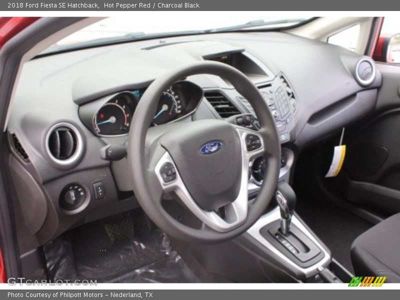 Hot Pepper Red / Charcoal Black 2018 Ford Fiesta SE Hatchback