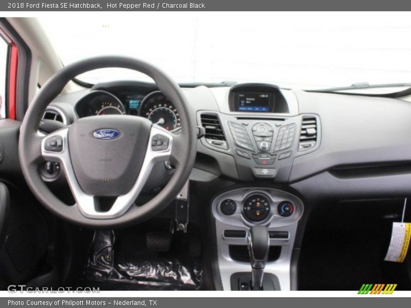 Hot Pepper Red / Charcoal Black 2018 Ford Fiesta SE Hatchback