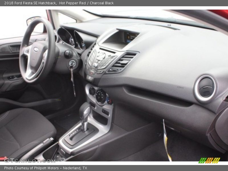 Hot Pepper Red / Charcoal Black 2018 Ford Fiesta SE Hatchback