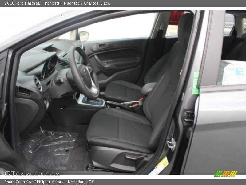 Magnetic / Charcoal Black 2018 Ford Fiesta SE Hatchback