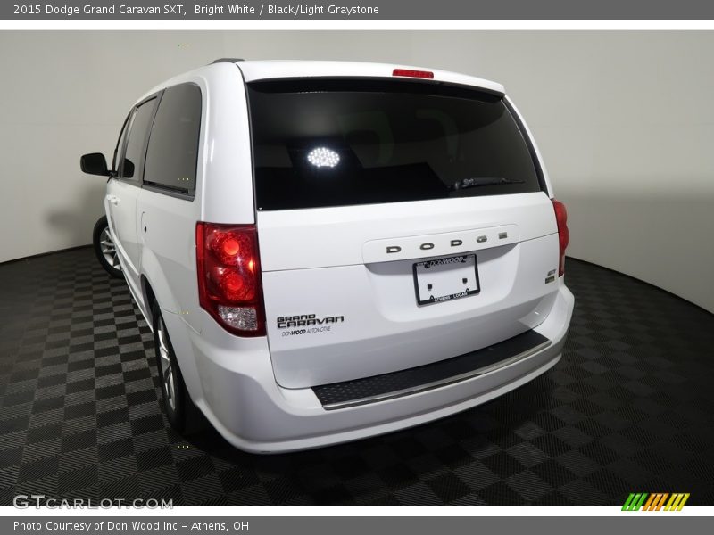Bright White / Black/Light Graystone 2015 Dodge Grand Caravan SXT