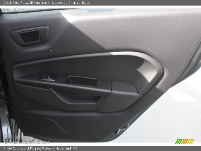 Magnetic / Charcoal Black 2018 Ford Fiesta SE Hatchback