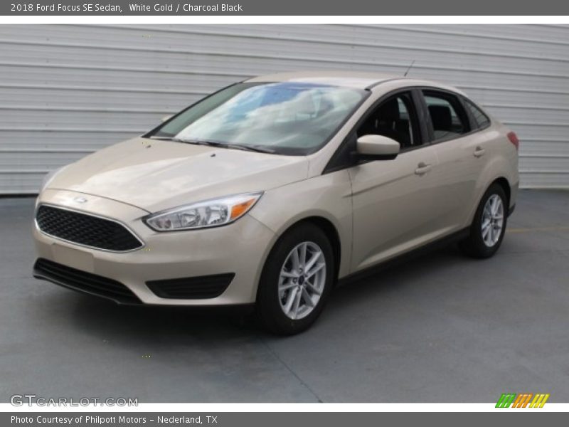 White Gold / Charcoal Black 2018 Ford Focus SE Sedan