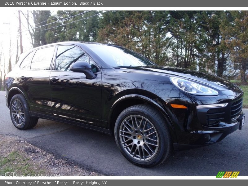 Front 3/4 View of 2018 Cayenne Platinum Edition