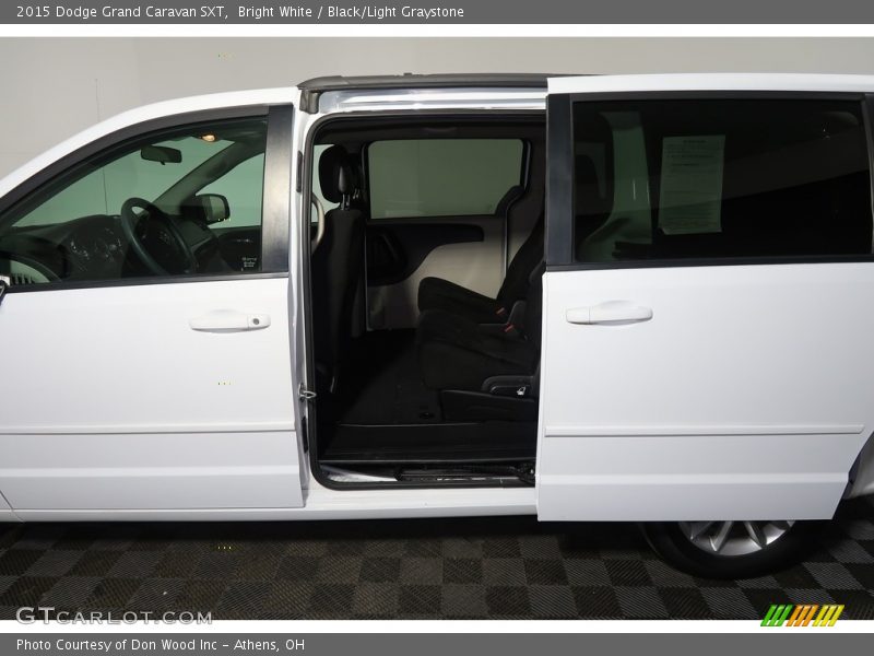 Bright White / Black/Light Graystone 2015 Dodge Grand Caravan SXT